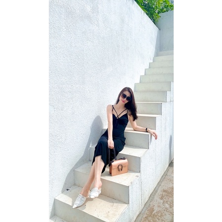 Đầm 2 dây khoét ngực vnxk