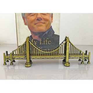 Mô hình cầu cổng vàng (Golden gate bridge) trang trí độc đáo (25x4x8,5cm)