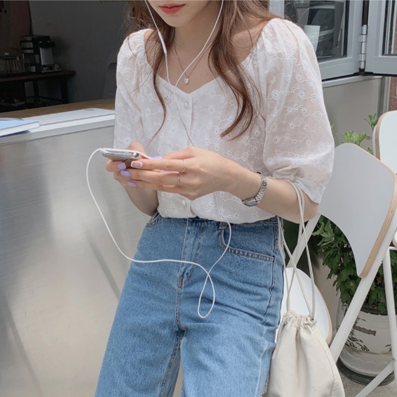 Áo sơ mi IELGY cổ chữ v thêu họa tiết rỗng phong cách Pháp cổ điển dành cho nữ