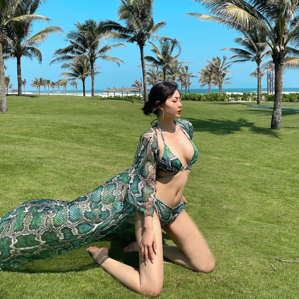 BIKINI 2 MẢNH CAO CẤP HỌA TIÊT DA TRĂN KÈM ÁO KHOÁC BIKINISTORE | BigBuy360 - bigbuy360.vn