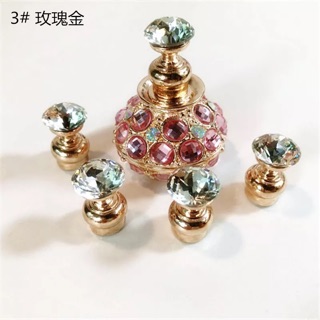 Đế gắng móng giả kim loại