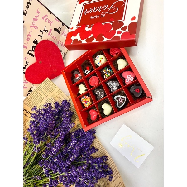 Socola Valentine mix nhiều loại kèm giỏ và Thiệp( Ship hoả tốc 1h HCM)