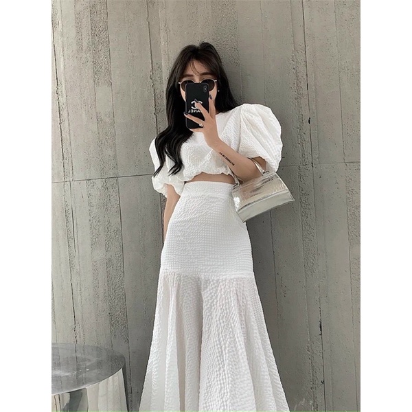 ÁO CROPTOP TAY PHỒNG PHỐI CHÂN VÁY MIDI ĐUÔI CÁ