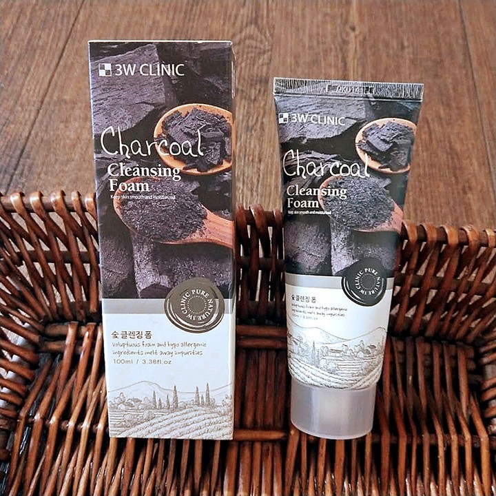 SỮA RỬA MẶT THAN HOẠT TÍNH 3W CLINIC CHARCOAL CLEANSING FOAM