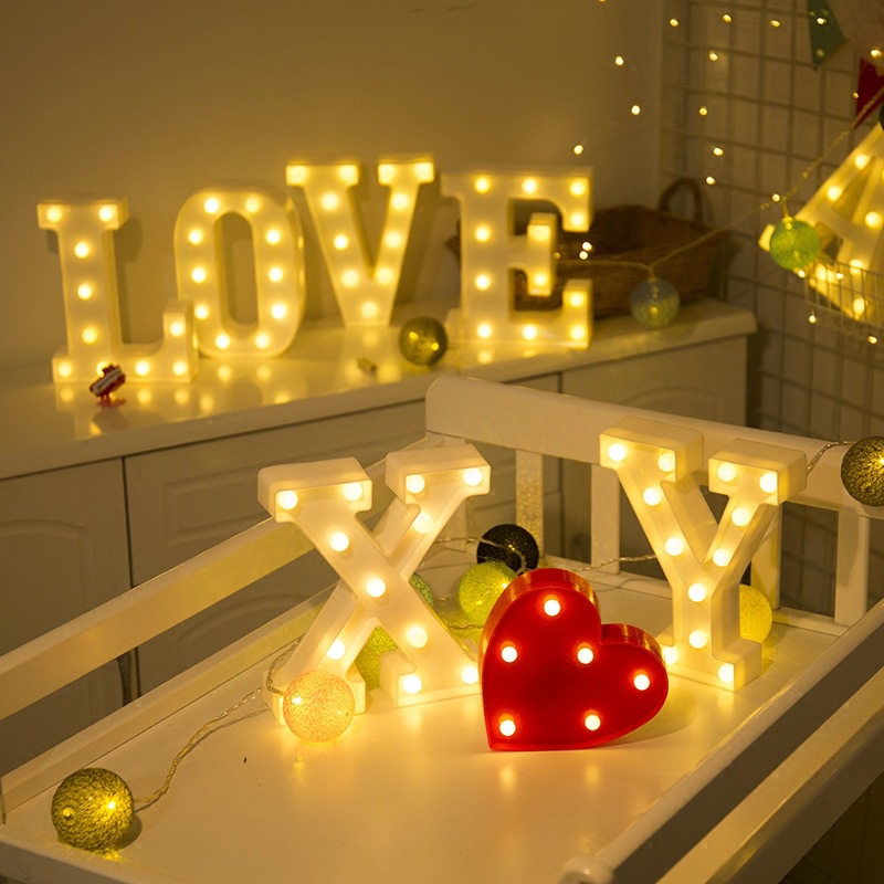 Bộ 26 Chữ Cái Có Đèn LED Dùng Để Trang Trí Tiệc Cưới / Giáng Sinh