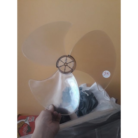 Cánh quạt trong suốt 400mm dùng để thay thế cho quạt điện cơ thống nhất Vinawind
