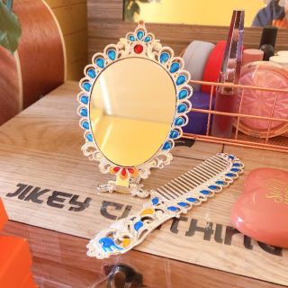 Gương công chúa kèm lược
