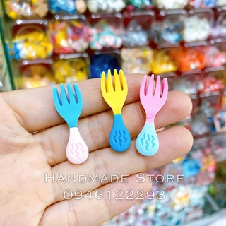 Charm dĩa nhiều màu
