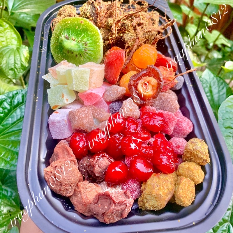 Ô mai mix vị ngẫu nhiên 8-10 vị tuyển chọn (hộp nhựa đế đen nắp trong 500g)