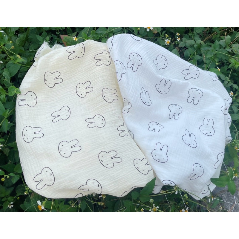 vải xô muslin 2 lớp cao cấp mềm mịn thấm hút siêu đỉnh hình thỏ trắng to