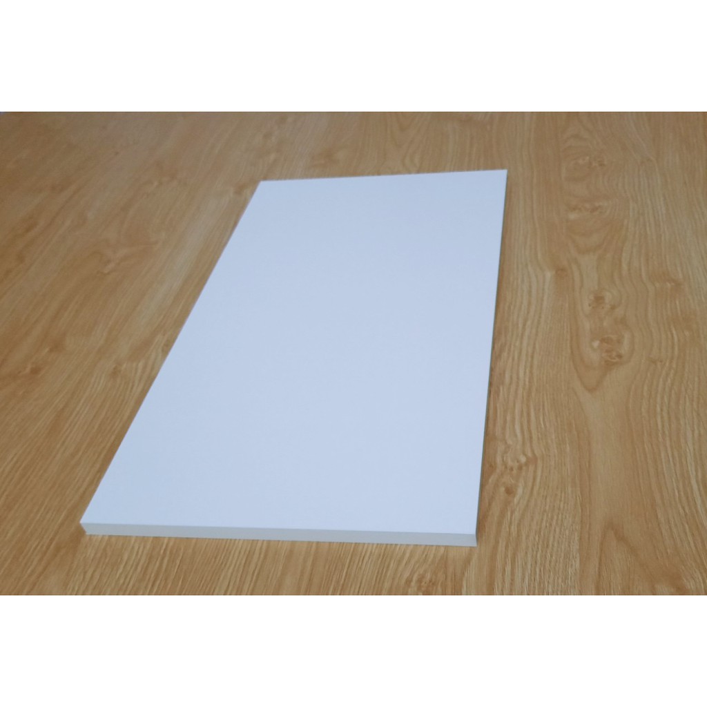 Mặt gỗ dày 17mm phủ melamine 2 mặt. 4 cạnh được dán chỉ pvc chống thấm nước