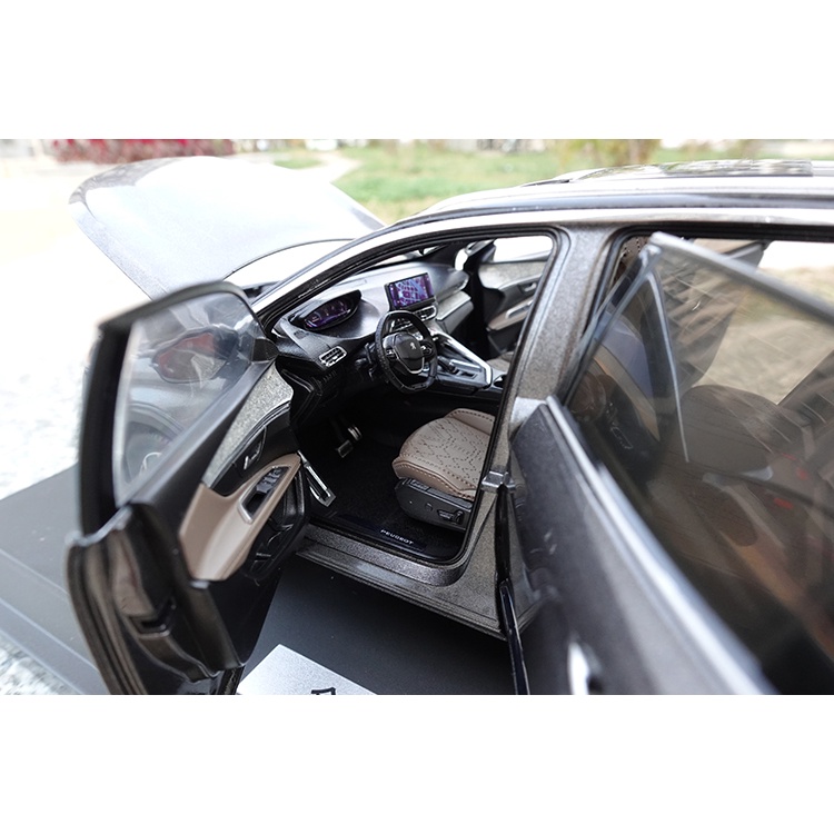 Mô hình xe Peugeot 4008 1:18