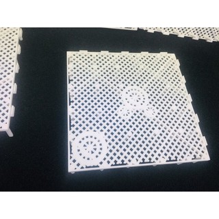 Tấm nâng đáy có chân KT 15x15cm