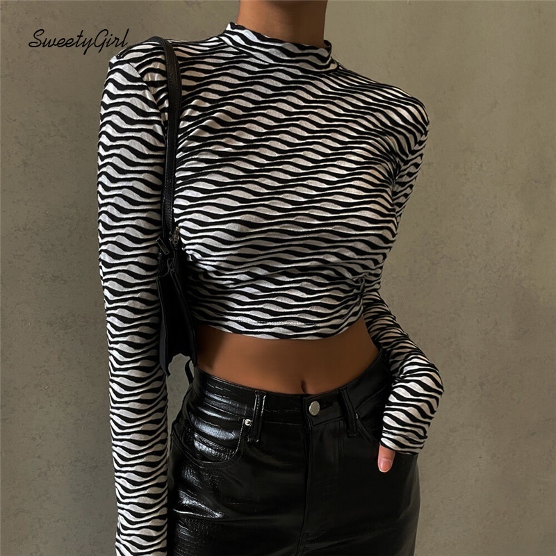 Áo crop top tay dài cổ tròn hở lưng in họa tiết kẻ sọc màu tương phản thời trang cho nữ