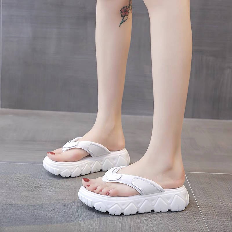 Dép Xỏ Ngón Đế Dày Chống Trượt Thời Trang Đi Biển Mùa Hè Mới