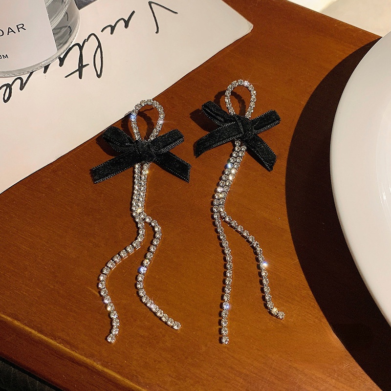 Bông Tai Dáng Dài Đính Nơ Tua Rua Màu Đen Đơn Giản Thời Trang Cổ Điển Cho Nữ