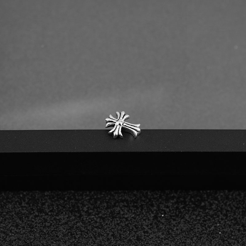 Khuyên tai chrome heart bạc S925 không gỉ thời trang đẹp hiphop nam và nữ,bông tai chorme heart bạc nam (KT4).