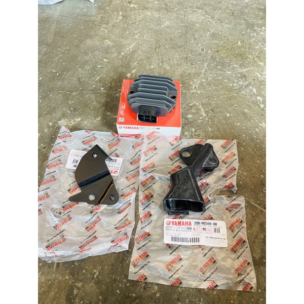 Sạc Spark 135i chính hãng Yamaha Thailand