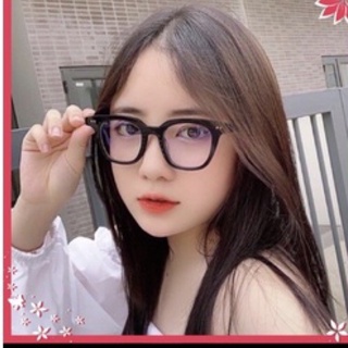 Kính giả cận gọng vuông to chữ V 2 chấm gọng nhựa ôm mặt
