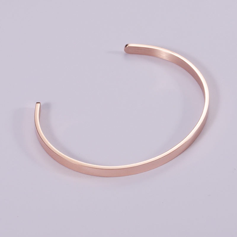 Vòng tay basic cuff khắc tên theo yêu cầu 4 màu