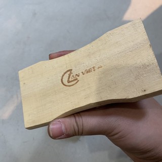 Bàn chải sắt đánh gỉ cán gỗ chữ nhật