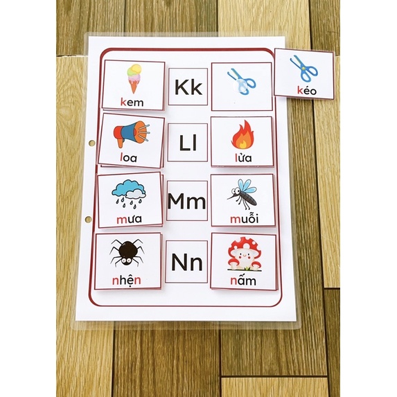 Học liệu bóc dán bảng chữ cái tiếng việt