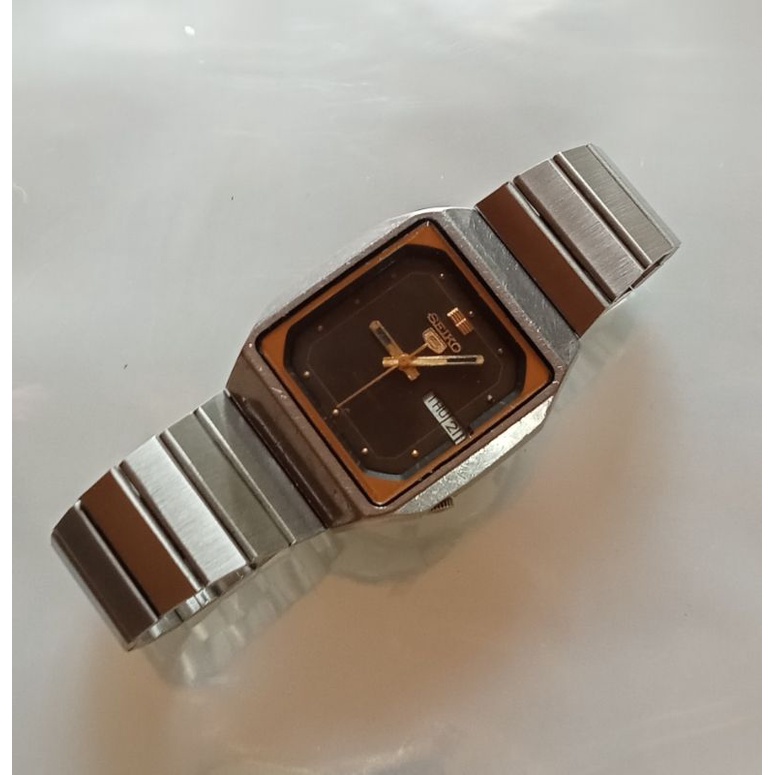 Đồng hồ Seiko 5