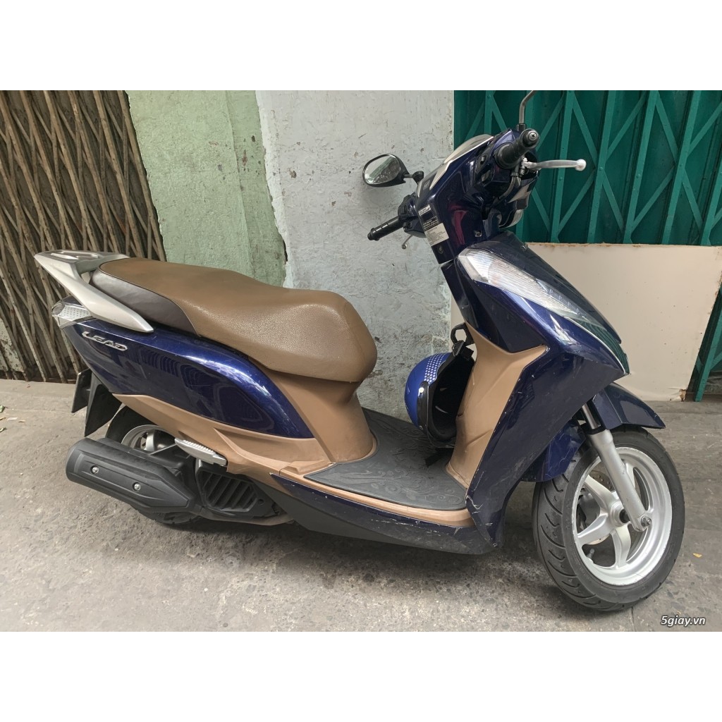 Nẹp tấm thông gió trước chữ v dưới mặt nạ lead 125 2013-2016 honda