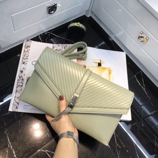 Clutch dự tiệc khoá tua rua (chat vs shop trc khi đặt)