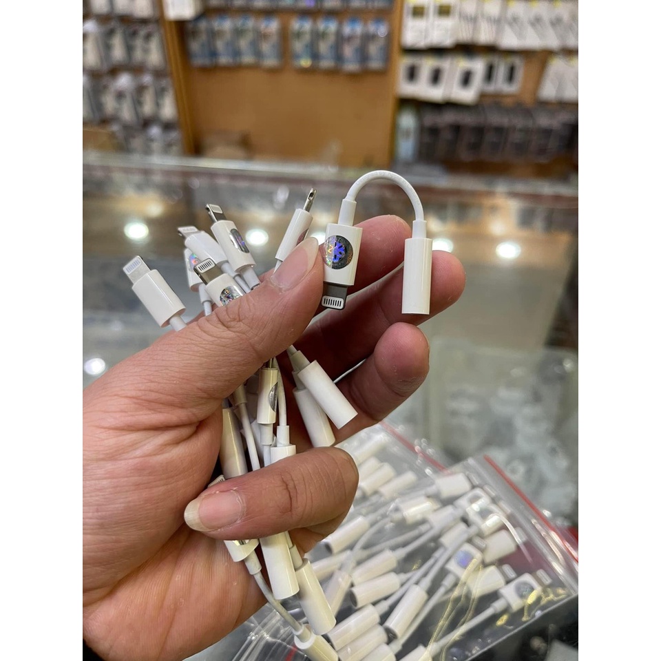 Jack Chuyển Đổi, Cổng Chuyển Đổi Chân Sạc Thành Chân Tai Nghe 3.5mm Cho iPhone Có Mic