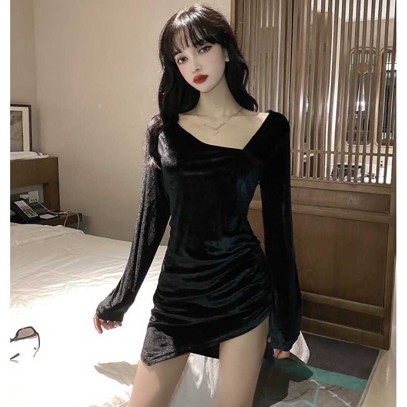 Đầm nhung đen xếp ly tay dài dáng ôm thiết kế bất đối xứng quyến rũ cho nữ