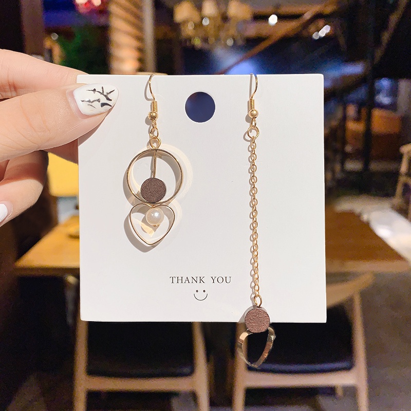 Khuyên tai dáng dài đính ngọc trai phong cách Hàn Quốc