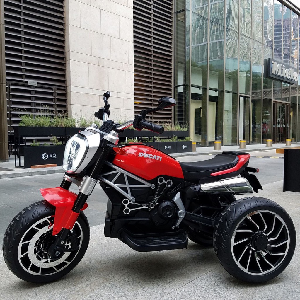 Xe máy điện moto 3 bánh DUCATI MONSTER 1600 cho bé đạp ga bảo hành 6 tháng (Xanh-Đỏ-Trắng)