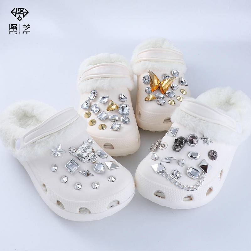 Set 28 Phụ Kiện Trang Trí Giày Hình Bươm Bướm Màu Vàng