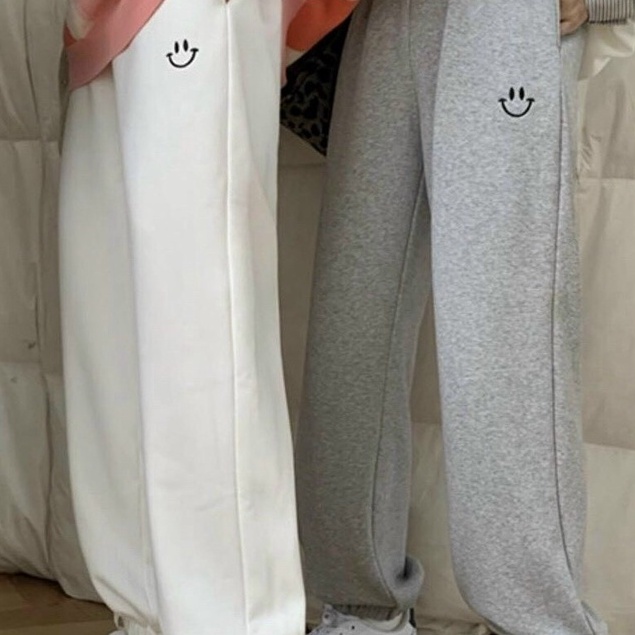 Quần jogger nỉ mặt cười chất dày giá rẻ unisex phong cách đường phố dành cho nam và nữ | BigBuy360 - bigbuy360.vn