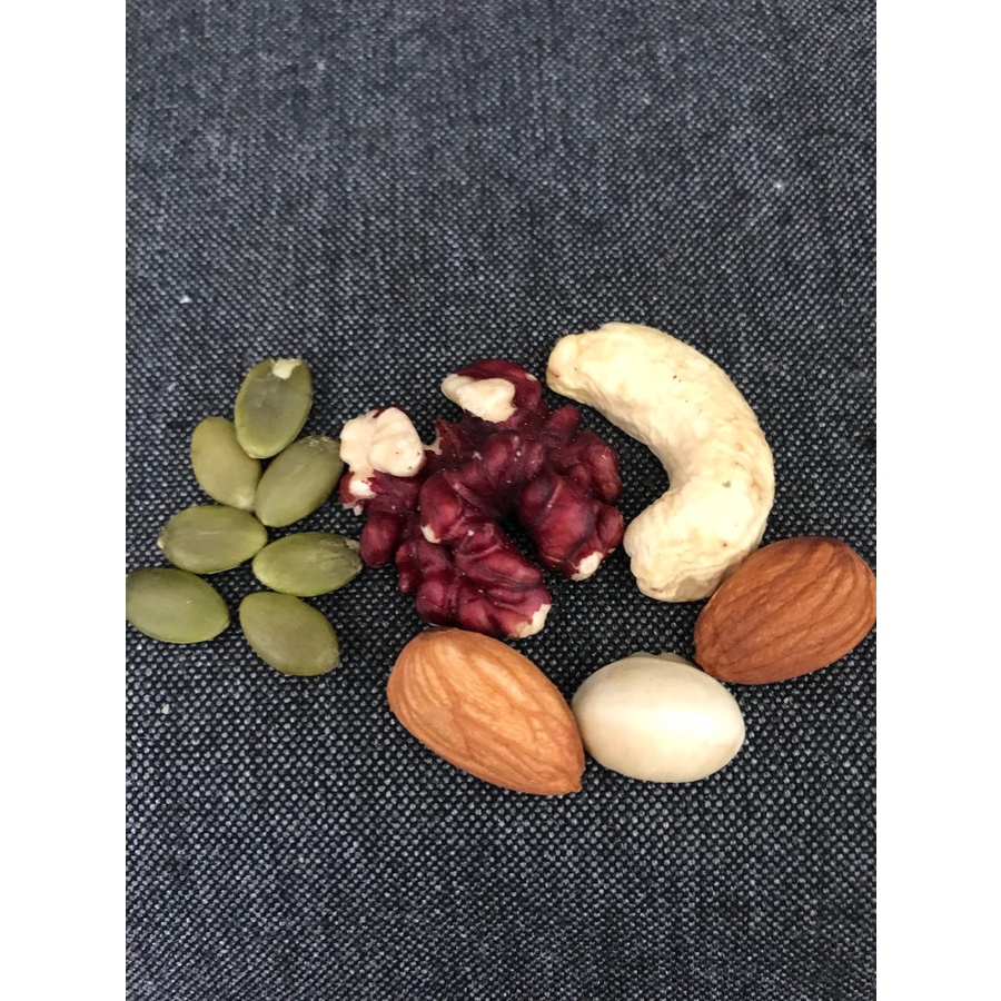 Hạt dinh dưỡng mix 5 vị hạt UQ17 hộp 500g gồm macca, hạnh nhân, óc chó, hạt điều, bí xanh đảm bảo chất lượng - U QUEEN