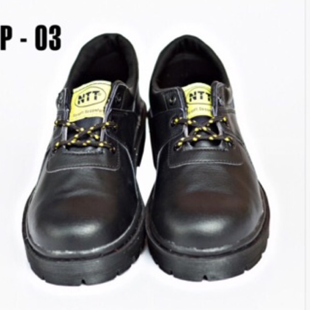 Giày bảo hộ lao động NTT