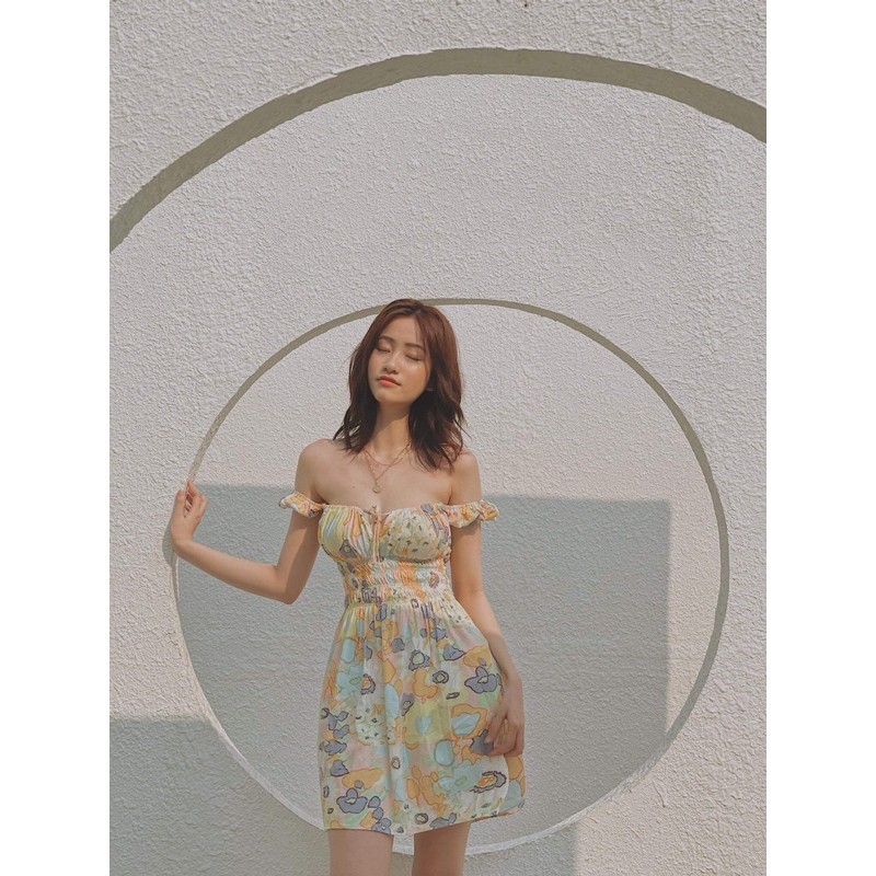 Đầm trễ vai nhúng eo