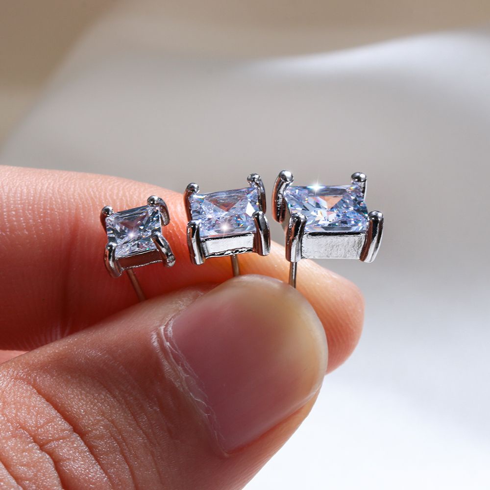 Bông tai đính đá zircon trắng mặt vuông phong cách thời thời trang cho nam nữ