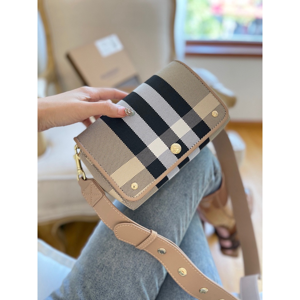Túi Đeo Chéo Burberry Phong Cách Thể Thao Sang Trọng Thời Trang Cho Nam Nữ
