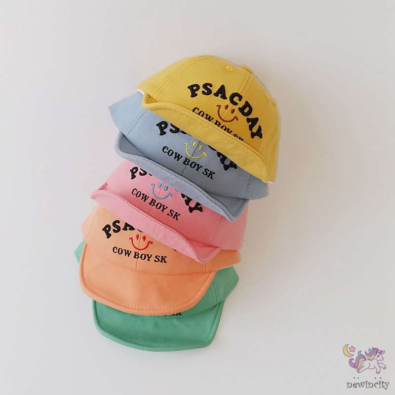 Mũ lưỡi trai phối chữ phong cách thịnh hành cho trẻ nhỏ