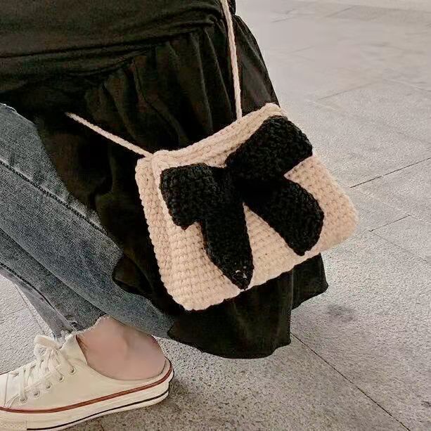 Túi Xách Bucket Đan Len Thủ Công Hình Trái Dâu Tây Xinh Xắn Thời Trang Cho Bạn Gái