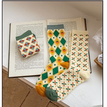 Vớ tất Boho họa tiết hoa, dâu, trám giữa bắp chân