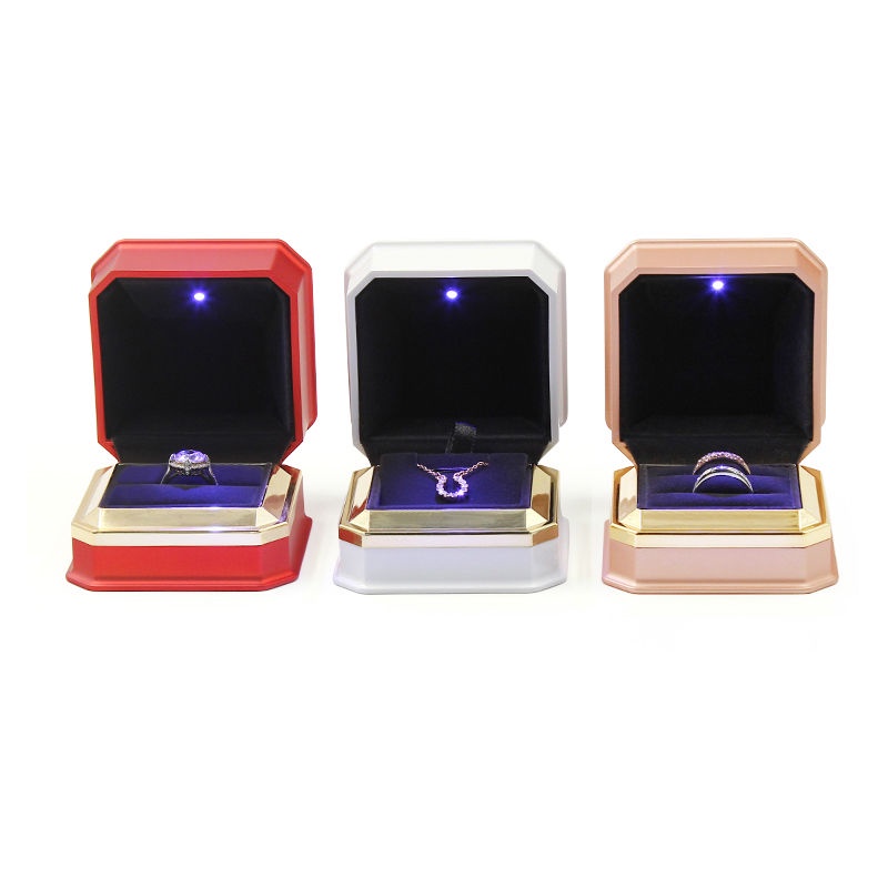 Hộp Đựng Trang Sức Hình Bát Giác Viền Vàng Sang Trọng Có Đèn LED Sáng Tạo