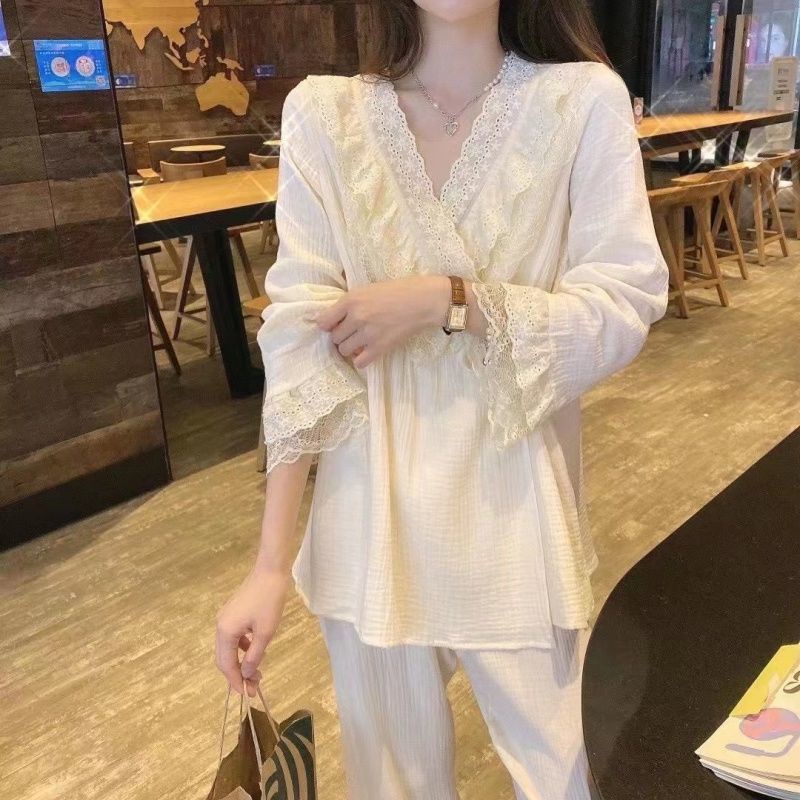 Bộ đồ ngủ tay dài phối ren phong cách Hàn Quốc ngọt ngào thời trang xuân thu 2021 xinh xắn cho nữ