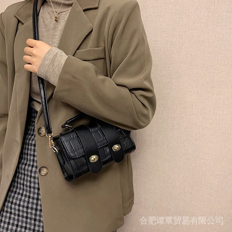 Túi Đeo Một Bên Vai Phong Cách Hong Kong Thời Trang Thu Đông 2021 Với Phong Cách Mới Dễ Phối Đồ Cho Bạn Gái WHM7