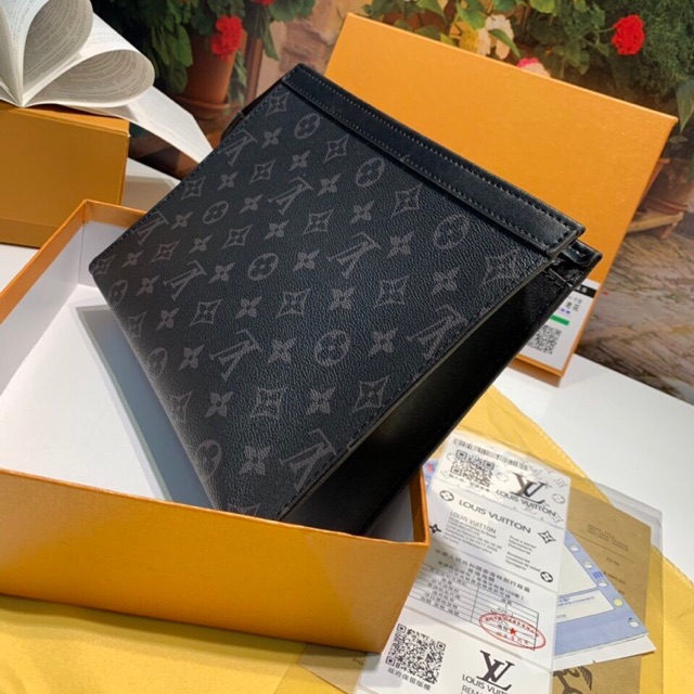 Clutch cầm tay lv
