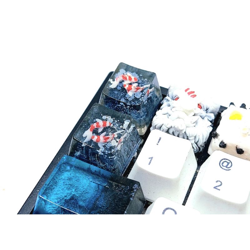 Keycap resin cá koi (song koi) tone đen xám trang trí bàn phím cơ gaming