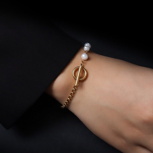 Lắc Tay Nữ Titan Ko Đen TT 3349