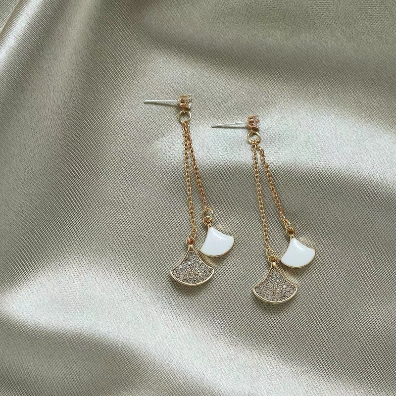 Khuyên Tai Hình Lá Bạch Quả Đính Đá Đơn Giản Sang Trọng Phong Cách Nhật Hàn